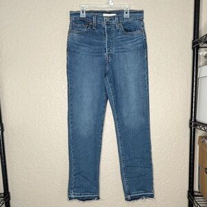 Levi’s Wedgie Straight released hem Jeans